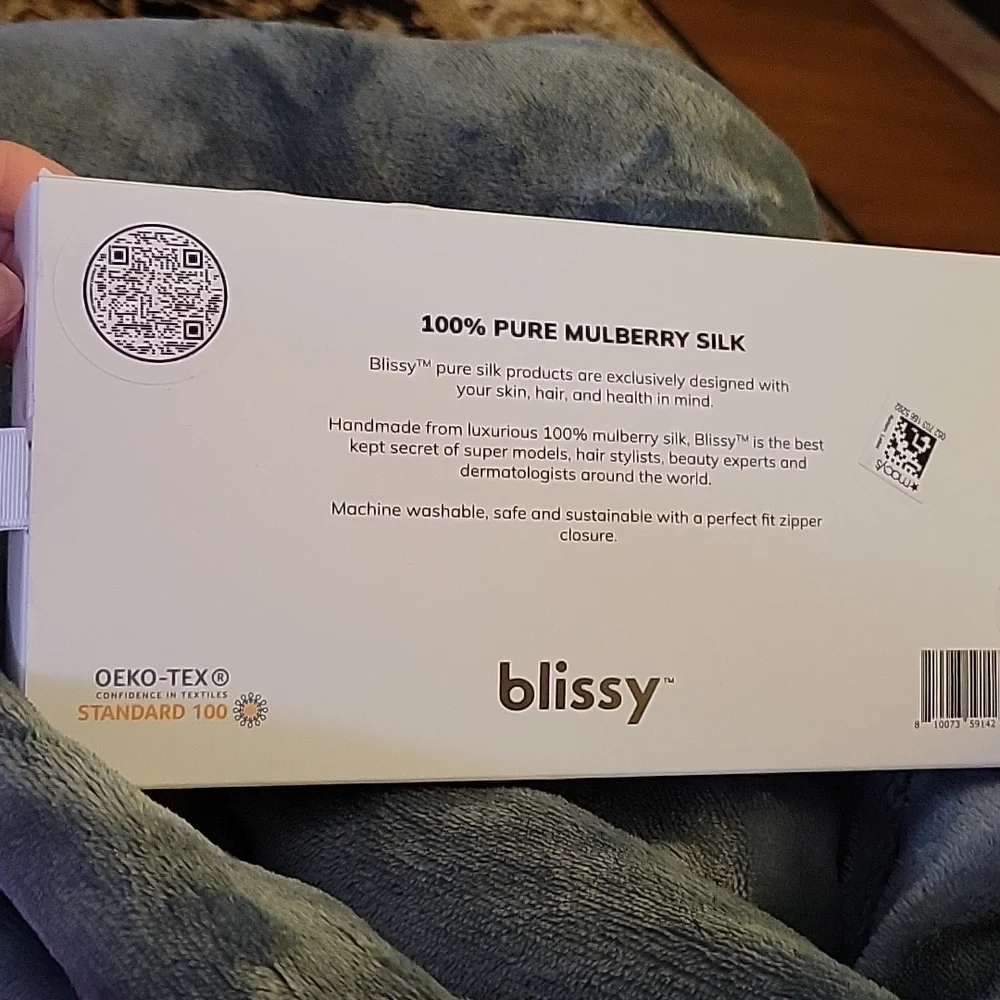 Blissy 100% Mulberry silk White standard pillowcase w/Rose Marble Scrunchy NEW…